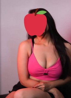 Shalani & Meenakshi Hindu Girls - puta in Colombo Photo 4 of 8