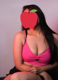 Shalani & Meenakshi Hindu Girls - puta in Colombo Photo 5 of 8