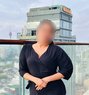Shalani - escort in Colombo Photo 1 of 8