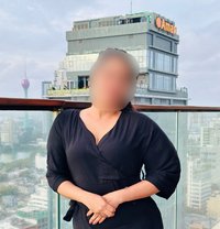 Shalani - escort in Colombo