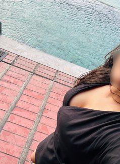 Shalani - escort in Colombo Photo 2 of 8