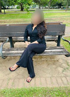 Shalani - escort in Colombo Photo 7 of 8