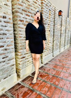 Shalani - escort in Colombo Photo 2 of 11