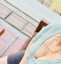 Shalani vip customer threesome&cuckold - puta in Colombo