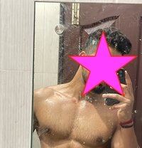 Shalika - Male companion in Colombo
