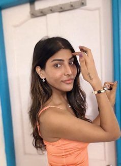 Shalini - escort in Kochi Photo 2 of 6