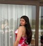 Shalini - puta in Pune Photo 1 of 3
