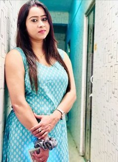 Shalini Genuinely(No advance) - puta in Chennai Photo 17 of 22