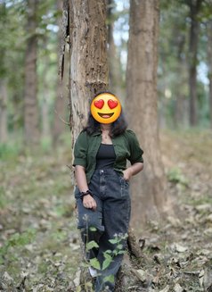 Shalini - escort in Dubai Photo 2 of 3