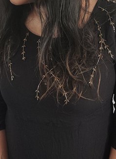 Shalini - escort in Kochi Photo 2 of 3