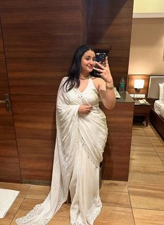 Shalini - escort in Kochi Photo 1 of 2