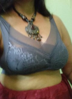 Shalini - puta in Mumbai Photo 3 of 7