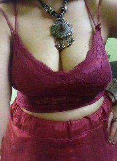 Shalini - puta in Mumbai Photo 4 of 7