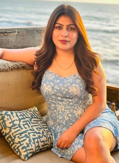 Shalini Indian High Class Model - puta in Dubai Photo 1 of 5