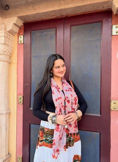 Shalini Rajput - puta in Rajkot Photo 1 of 3