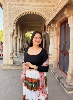 Shalini Rajput - puta in Rajkot Photo 3 of 3