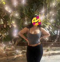 Shalini - escort in Colombo