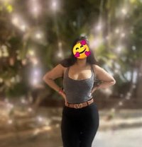 Shalini - escort in Colombo
