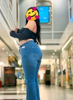 Shalini - escort in Colombo Photo 5 of 7