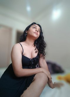 Shalini05 - Transsexual escort in Bangalore Photo 3 of 15