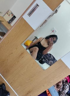 Shalini05 - Transsexual escort in Bangalore Photo 6 of 15