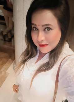 Shalja Real meet or cam show - puta in Hyderabad Photo 3 of 4