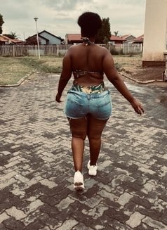 Shallot - escort in Guangzhou Photo 1 of 6