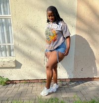 Shallot - escort in Guangzhou Photo 2 of 2