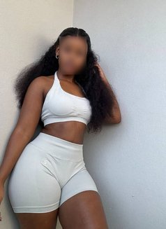 Shally - escort in Bangalore Photo 4 of 5
