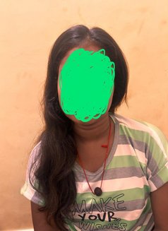 Shaloni - escort in Hyderabad Photo 3 of 3