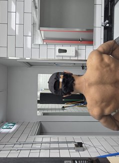 Sham - Acompañantes masculino in Dubai Photo 6 of 9