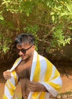 Sham- Real Meet - Male escort in Mumbai Photo 3 of 6