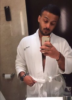 Sham - Male escort in Mumbai Photo 5 of 6