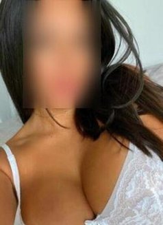 Sham - escort in İstanbul Photo 1 of 4