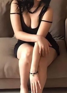 Sham Syrian Model - escort in Dubai Photo 2 of 4