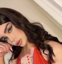 Shames - Transsexual escort in Beirut Photo 10 of 10