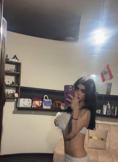 Shames - Transsexual escort in Beirut Photo 18 of 18