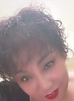Shamina - escort in Muscat Photo 1 of 7