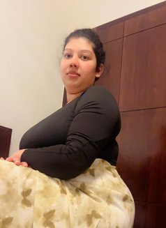 Shammi - escort in Dubai Photo 1 of 6