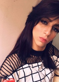 Shams - Transsexual escort in Dubai Photo 6 of 11