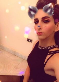 Shams - Transsexual escort in Dubai Photo 7 of 11
