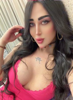 Shams - Transsexual escort in Riyadh Photo 3 of 6