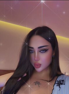 Shams - Transsexual escort in Riyadh Photo 4 of 6