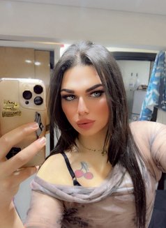 Shams - Transsexual escort in Cairo Photo 5 of 12