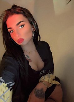 Shams - Transsexual escort in Cairo Photo 9 of 12