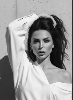 Shams - escort in Muscat Photo 4 of 6