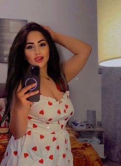 Shams - escort in Dubai Photo 5 of 6