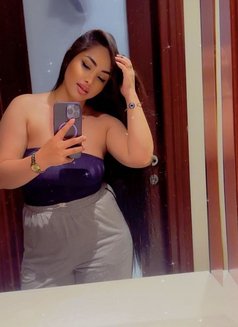 Shams - escort in Dubai Photo 7 of 9