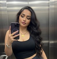 Shams - escort in Dubai Photo 2 of 7