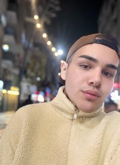 Shamsi - Male escort in Jeddah Photo 3 of 6